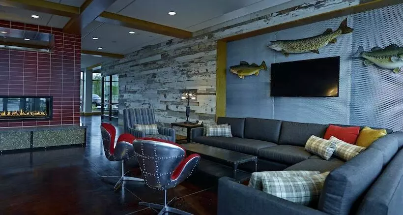 Hotelli Eddy's Resort