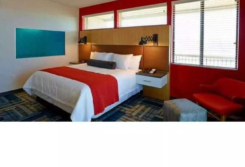 Hotelli Eddy's Resort