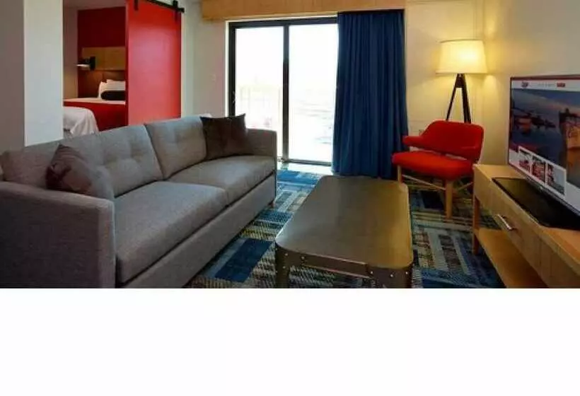 Hotelli Eddy's Resort