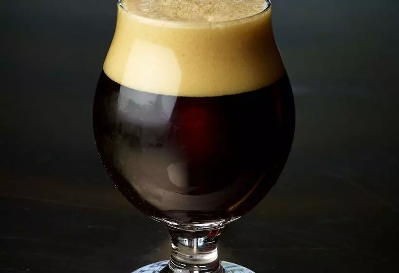 Hotelli Eddy's Resort