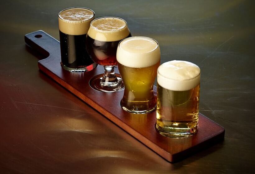 فندق Eddy's Resort