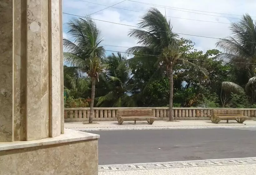 Hotel Iparana Paradise