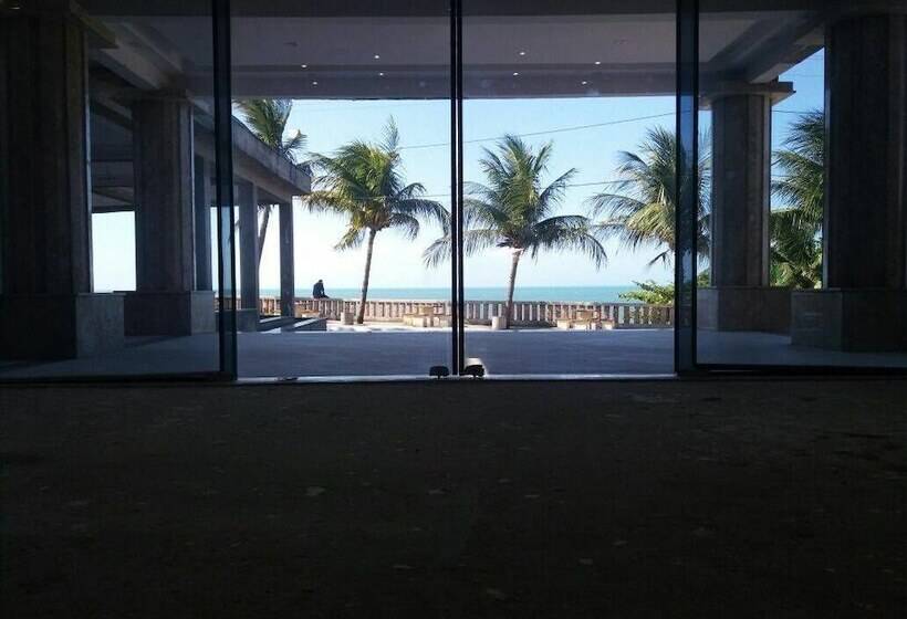 Hotel Iparana Paradise