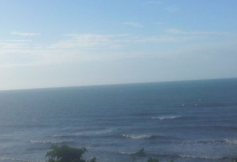 Hotel Iparana Paradise