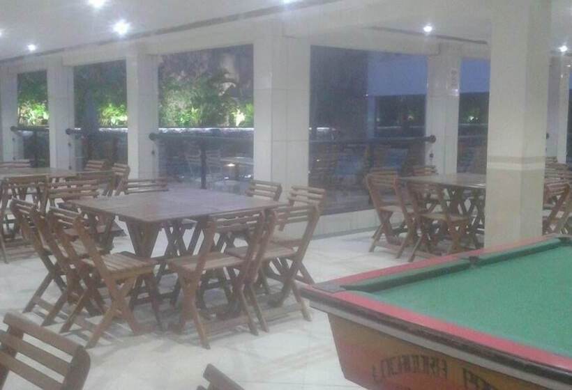 Hotel Iparana Paradise