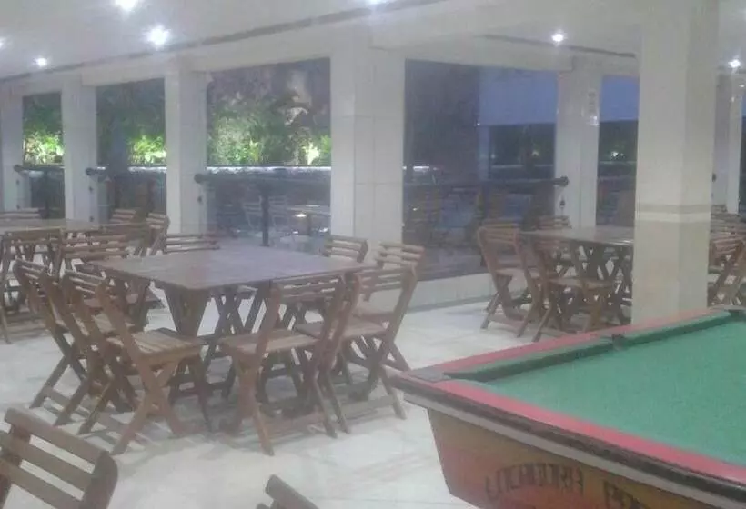 Hotel Iparana Paradise