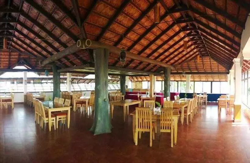 Отель Porcupine Castle