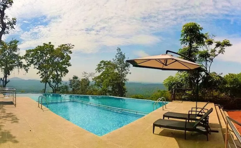 Отель Porcupine Castle