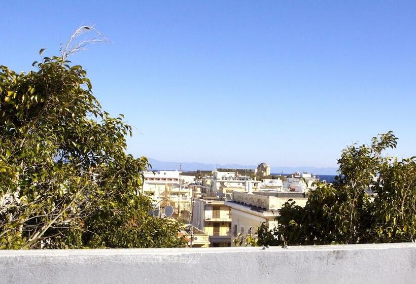 酒店 Stay Rhodes Hostel & Bar