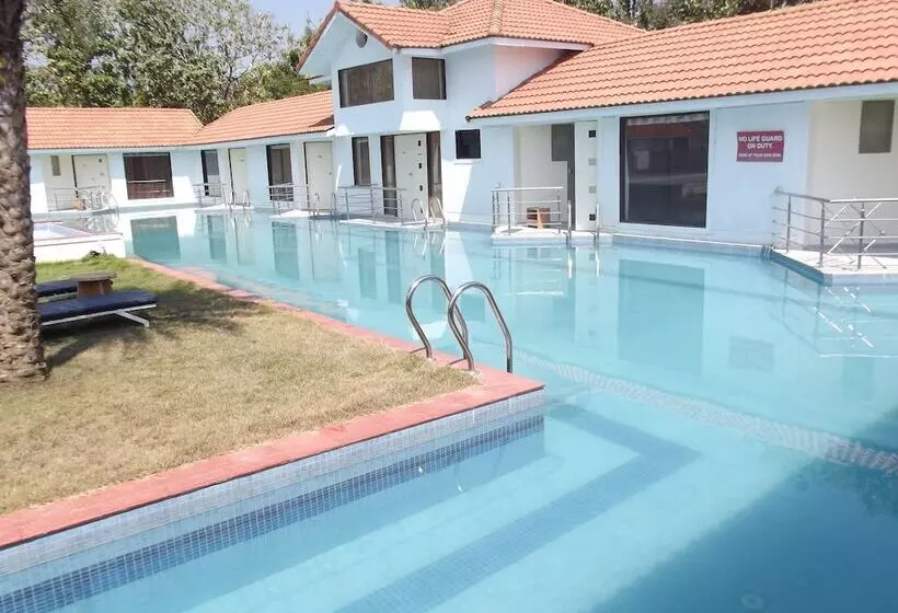 Hotelli Village Retreat