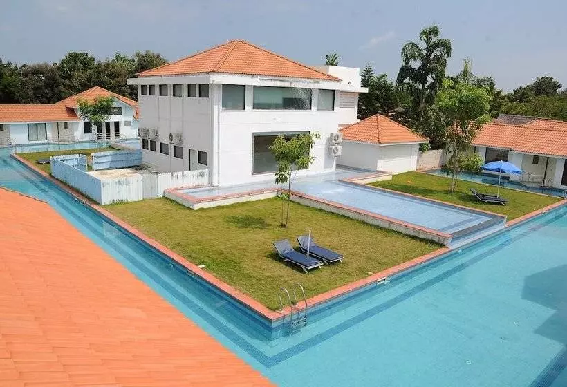 Hotelli Village Retreat