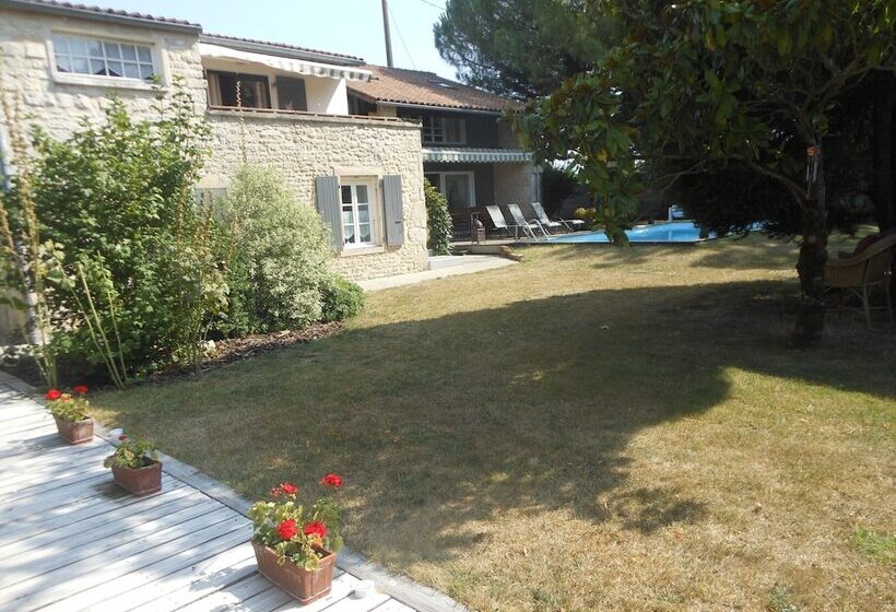 بنسيون Les Hotes Du Paradis