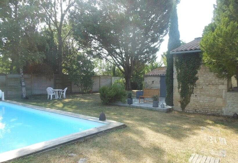 بنسيون Les Hotes Du Paradis