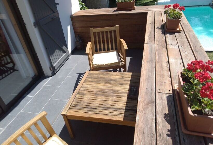 بنسيون Les Hotes Du Paradis