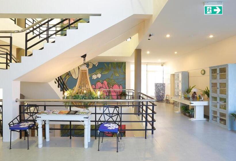 Play La Ploen Boutique Resort