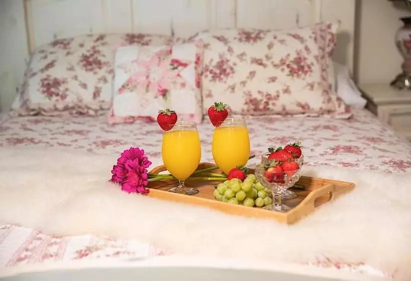 تختخواب و صبحانه Red Gate Inn