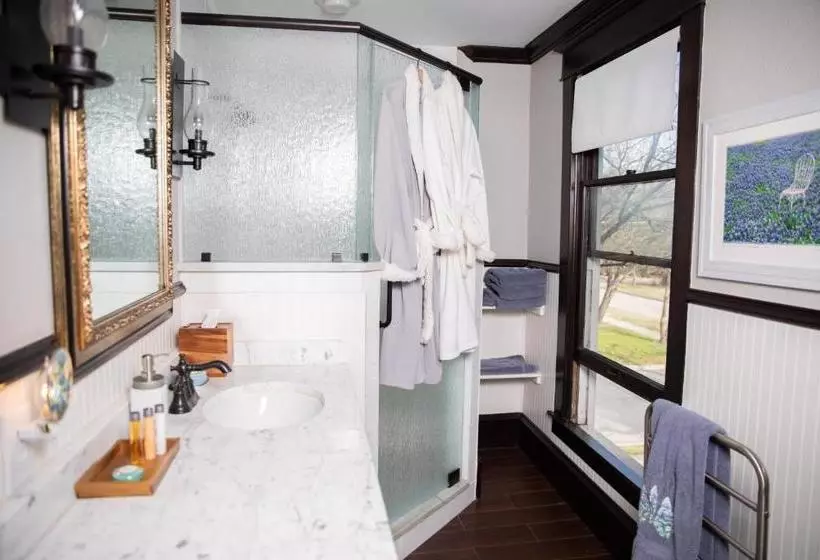 تختخواب و صبحانه Red Gate Inn