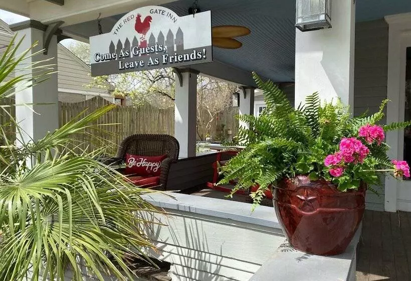 تختخواب و صبحانه Red Gate Inn