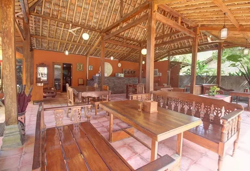 هتل Cempaka Villa