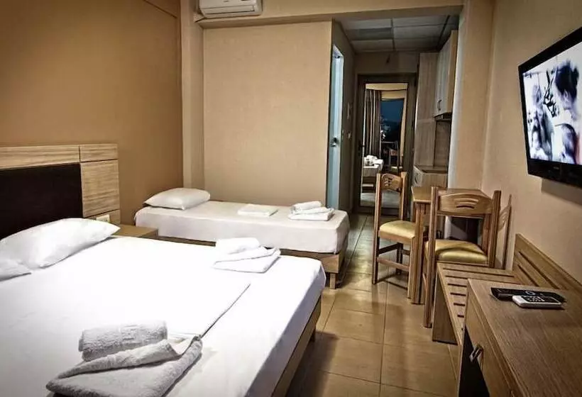 ホテル Crystal Bay