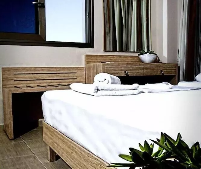 ホテル Crystal Bay