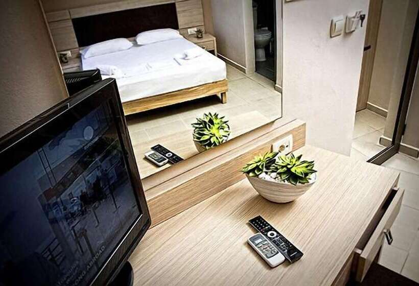 ホテル Crystal Bay