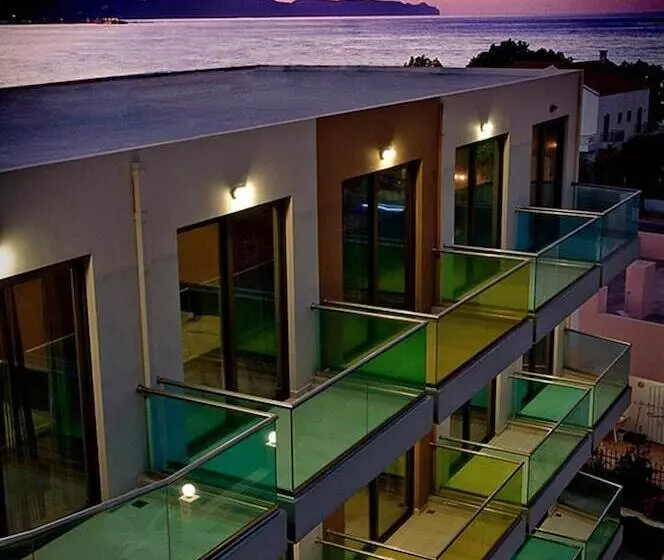 ホテル Crystal Bay