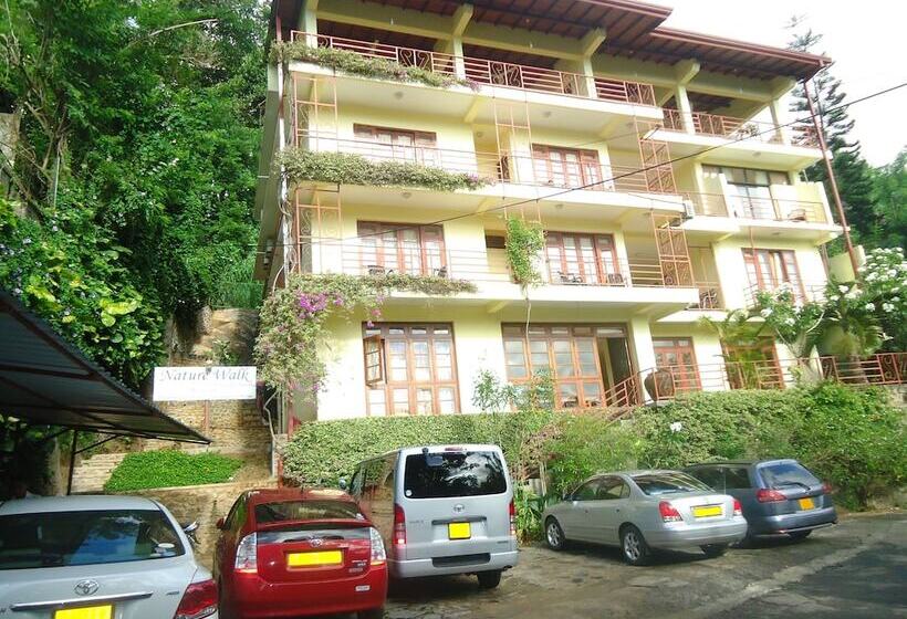 فندق Nature Walk Resort