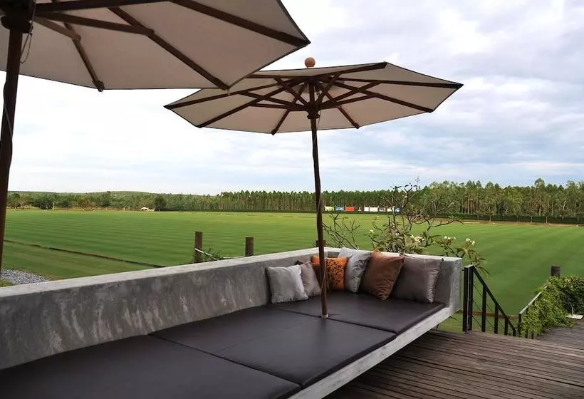 בית מלון כפרי The Farmhouse At Polo Escape