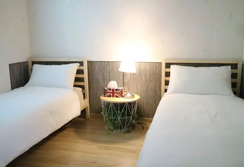 Пансион Mr. Kim Guesthouse