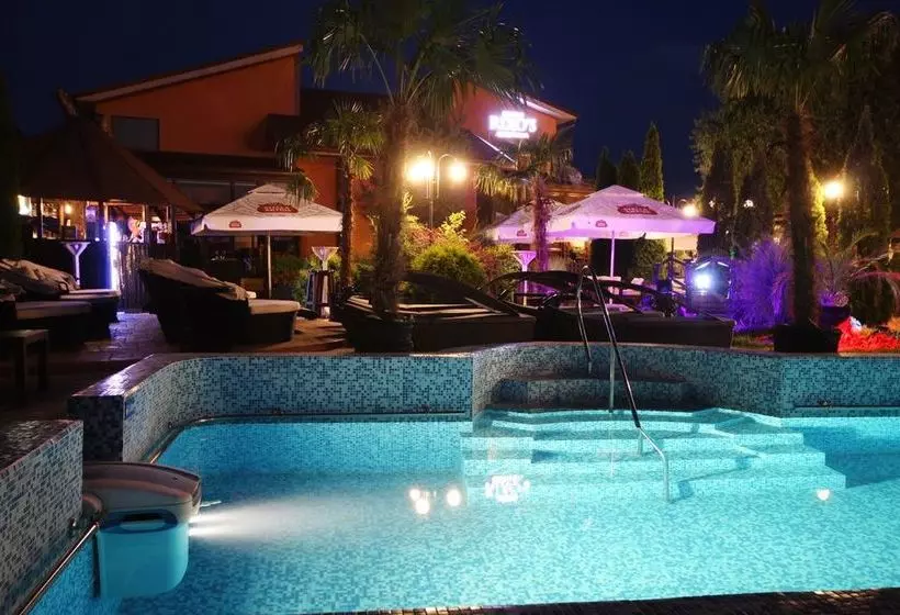 پانسیون Rixo`s Guesthouse