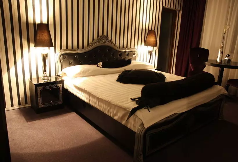 پانسیون Rixo`s Guesthouse