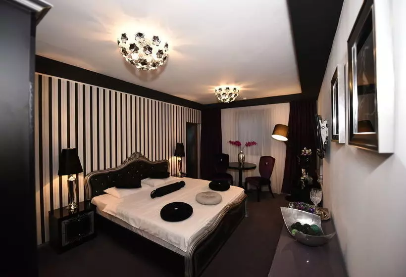 پانسیون Rixo`s Guesthouse