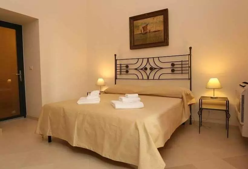 ベッドアンドブレックファースト Villa Lucrezio Resort