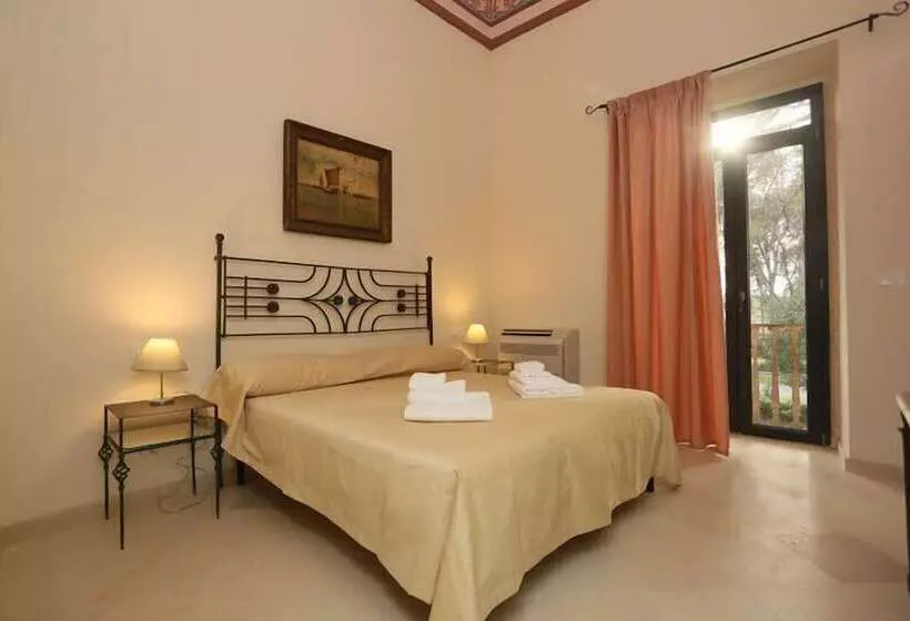 ベッドアンドブレックファースト Villa Lucrezio Resort