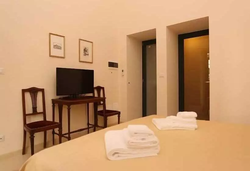 ベッドアンドブレックファースト Villa Lucrezio Resort