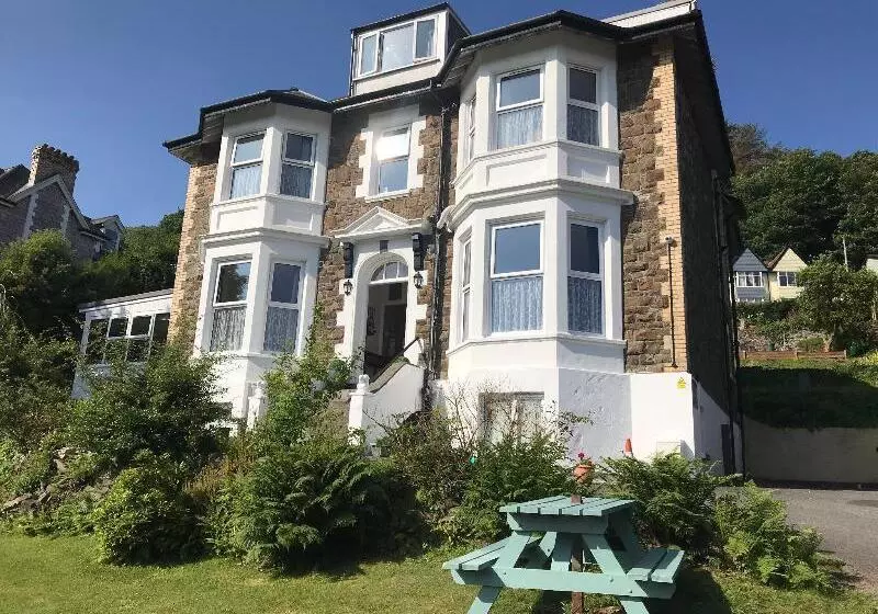 ホテル Cairn House