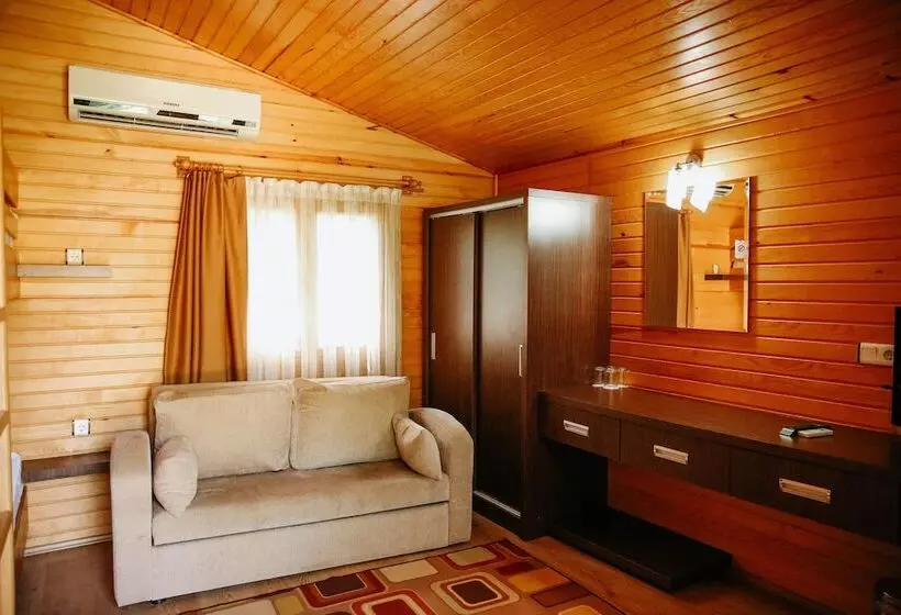 Canada Hotel & Bungalows