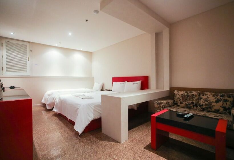 בית מלון כפרי Yein