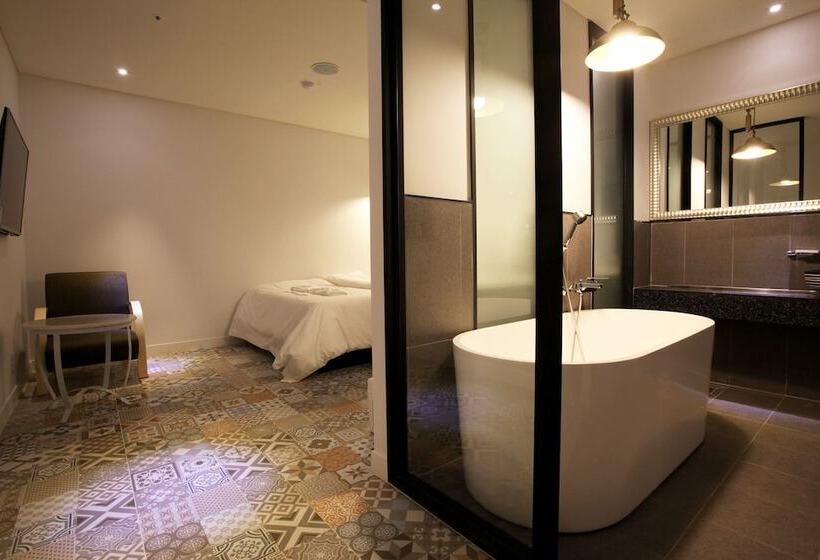 בית מלון כפרי Yein