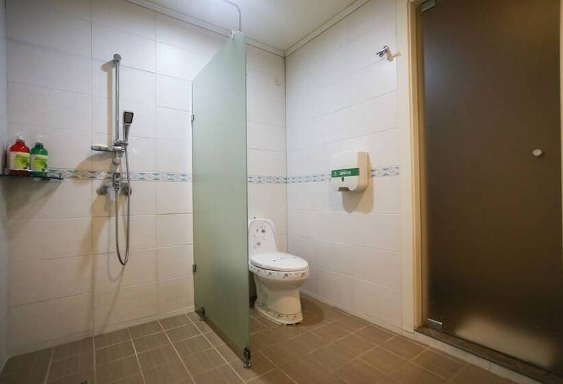 בית מלון כפרי Yein