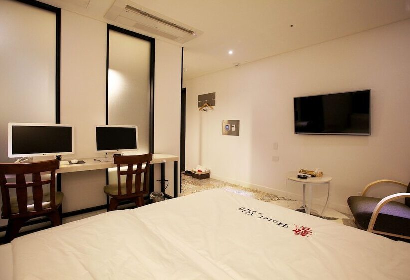 בית מלון כפרי Yein