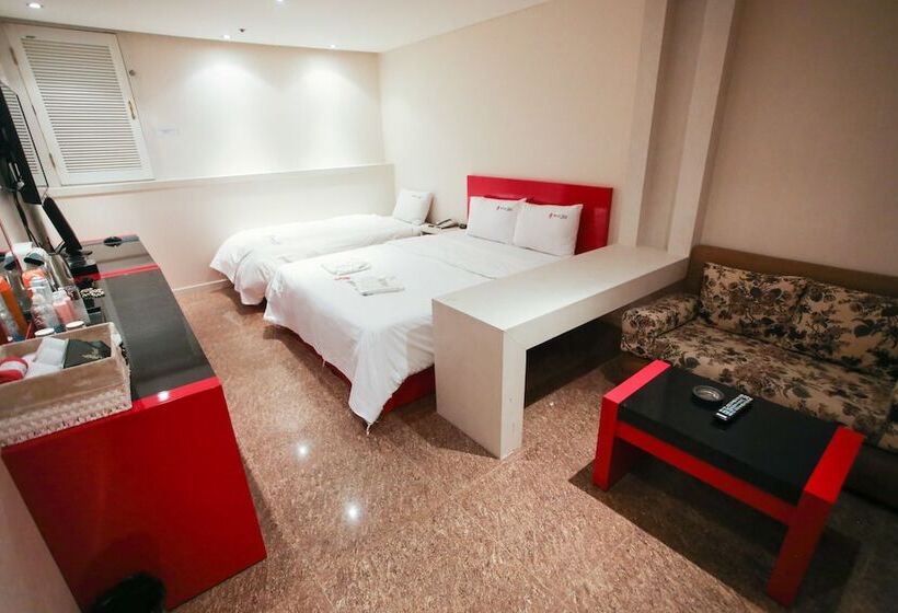 בית מלון כפרי Yein