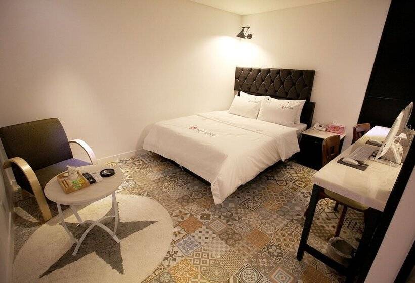 בית מלון כפרי Yein