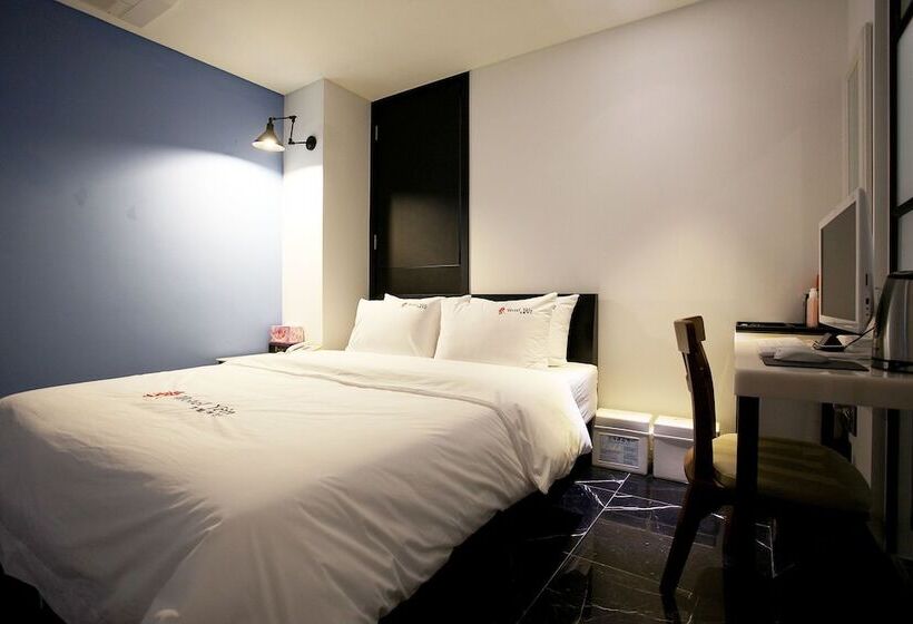 בית מלון כפרי Yein