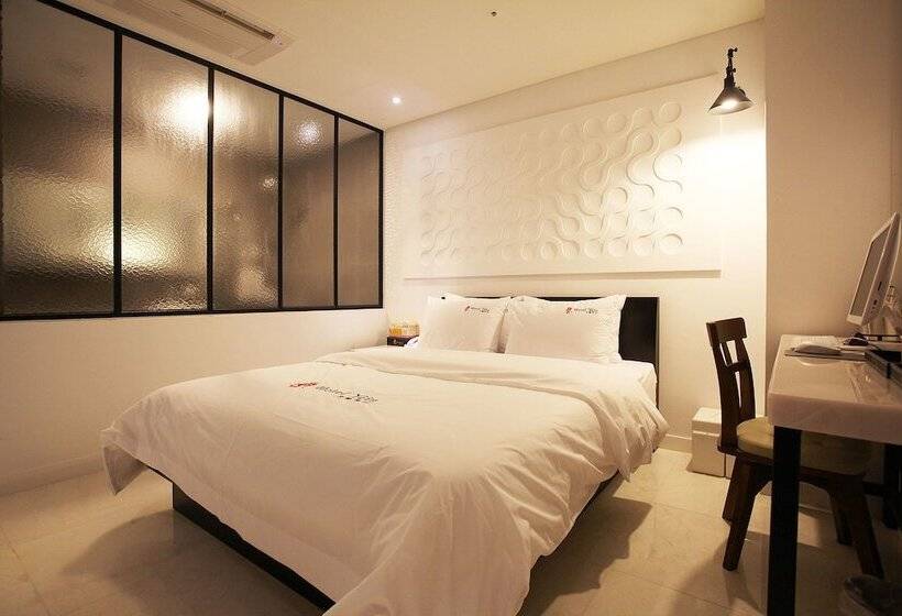 בית מלון כפרי Yein