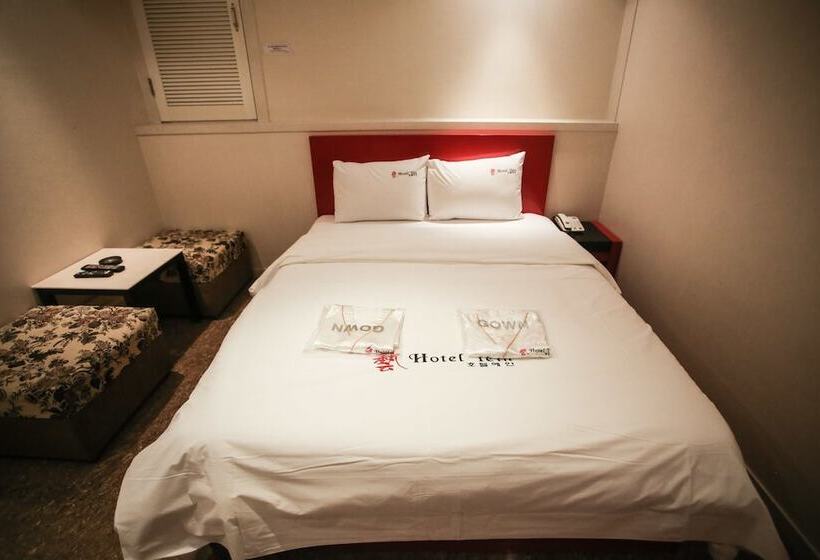 בית מלון כפרי Yein