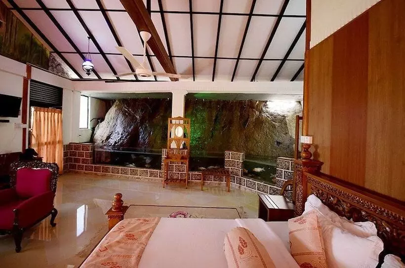 Hotel Ella Mount Heaven