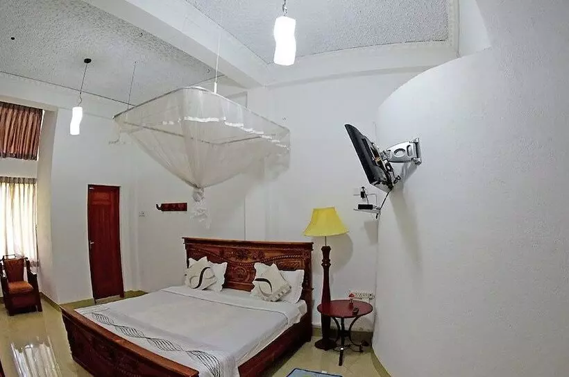 Hotel Ella Mount Heaven