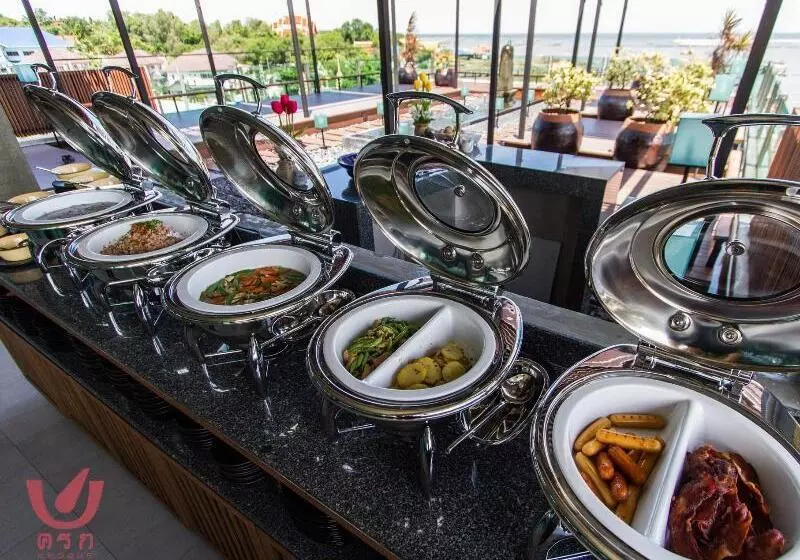 Отель Kroque Boutique & Bistro